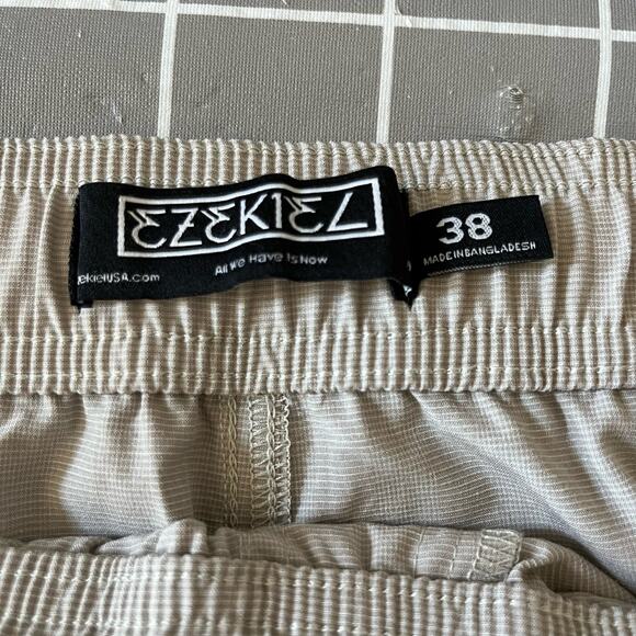 Ezekiel Tan Striped Men’s Casual 4” Elastic Drawstring Waist Board Shorts 38 NWT - Picture 3 of 12